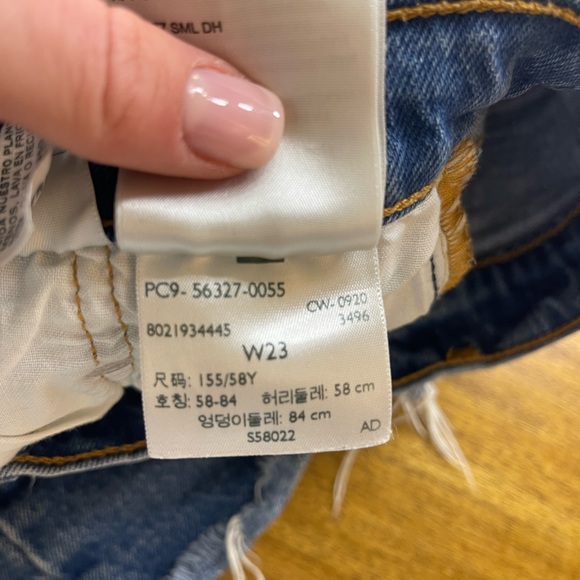 Levi’s 501 high rise jean shorts - Picture 4 of 4